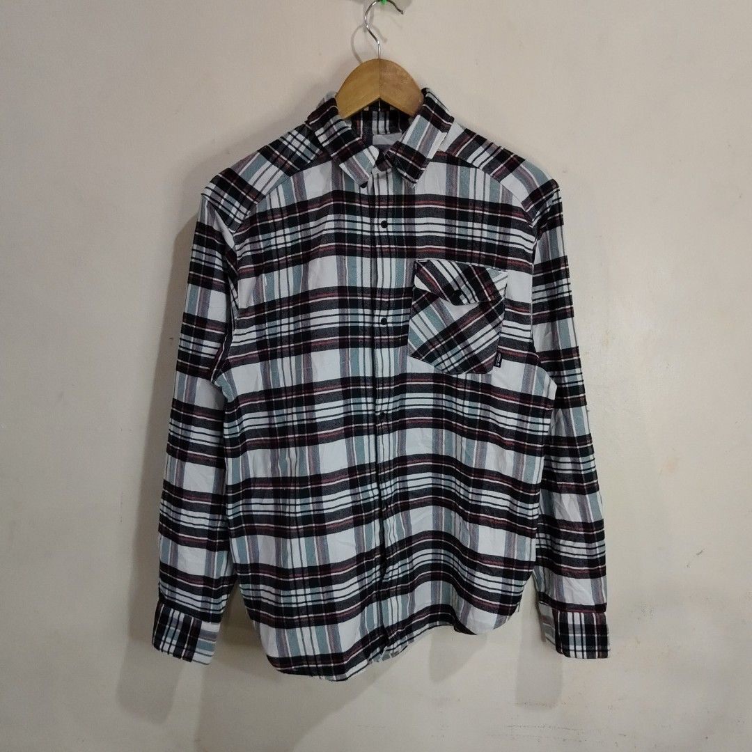 ADIDAS TARTAN FLANNEL (Category: Formal Shirts) located in Bulacan. Submitted by markkiethrift2023 (Listing ID 1467985039, Image 2). Description: ADIDAS TARTAN FLANNEL EXCELLENT CONDITION DIMES: 21 x 28.