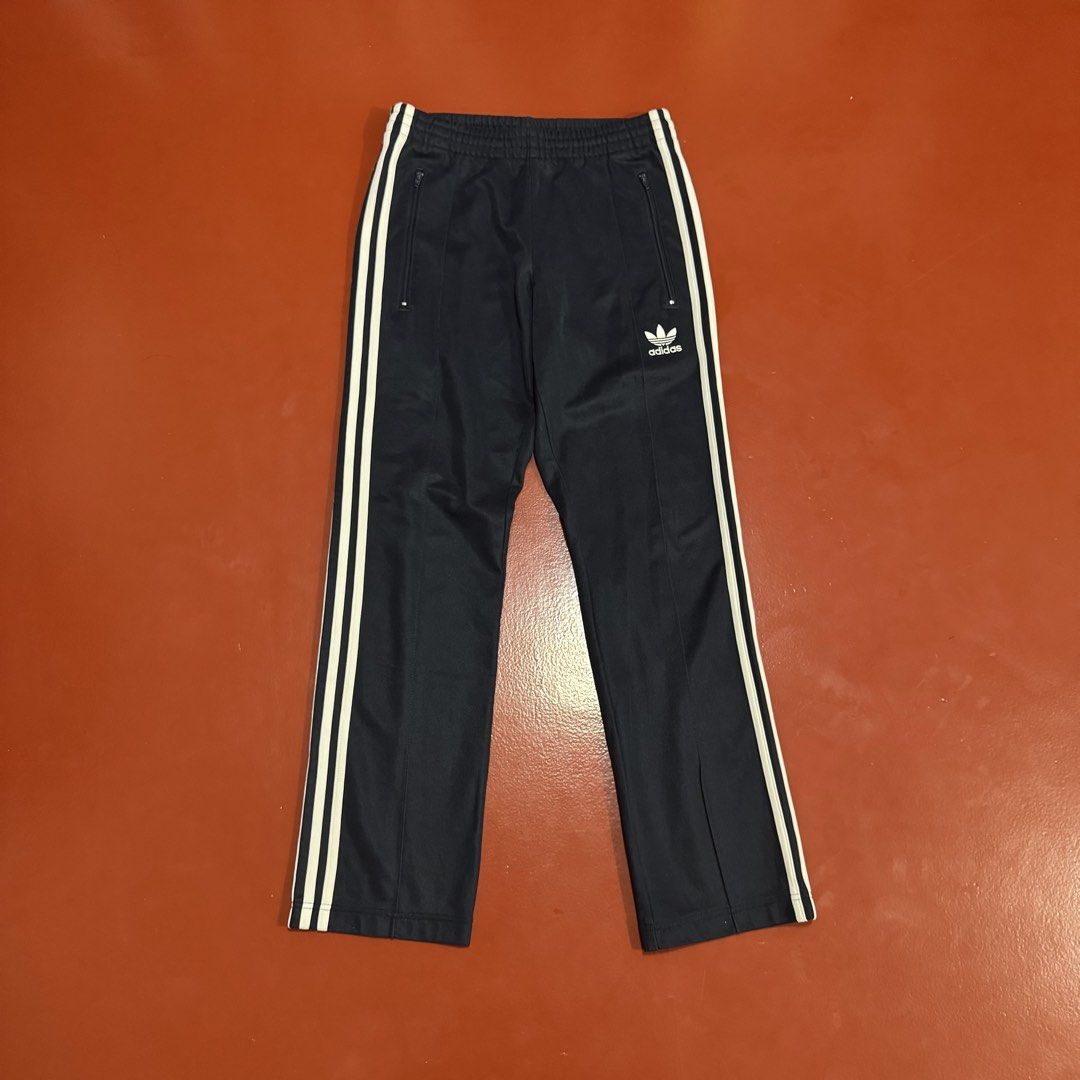 ADIDAS TRACK PANTS (Category: Joggers) located in Pasig City. Submitted by buzzthrifty (Listing ID 1467970612, Image 2). Description: SIZE 30-32WAIST 37"LENGTH EXCELLENT CONDITION NAVY BLUE ACTUAL COLOR .