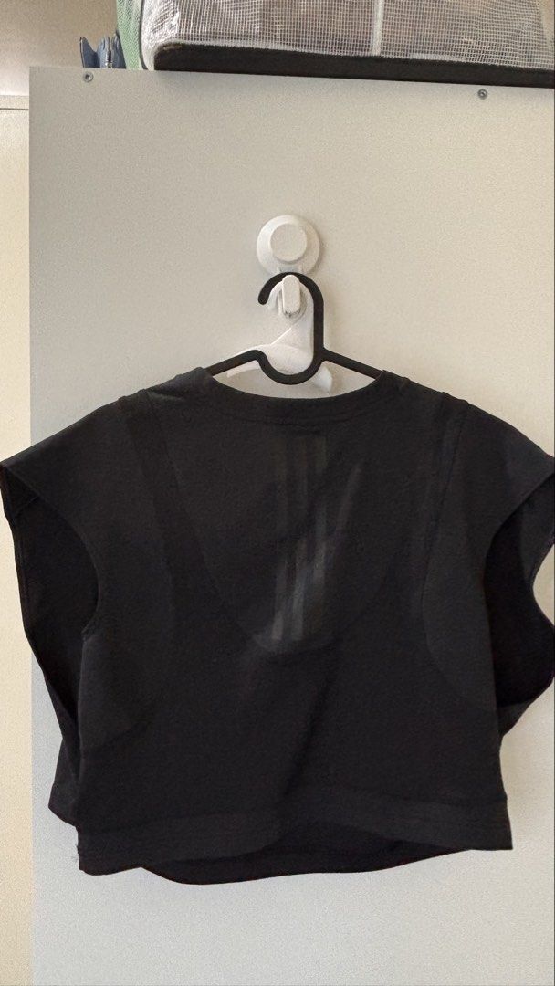 Adidas Training Black Crop Top Plus Size (Category: Shirts) located in Mandaluyong City. Submitted by decltqueen (Listing ID 1467926517, Image 3). Description: Authentic black Adidas training crop top in size 2XL. Perfect for running or the gym. Used only a few times. Bought in store for ₱3,000+.