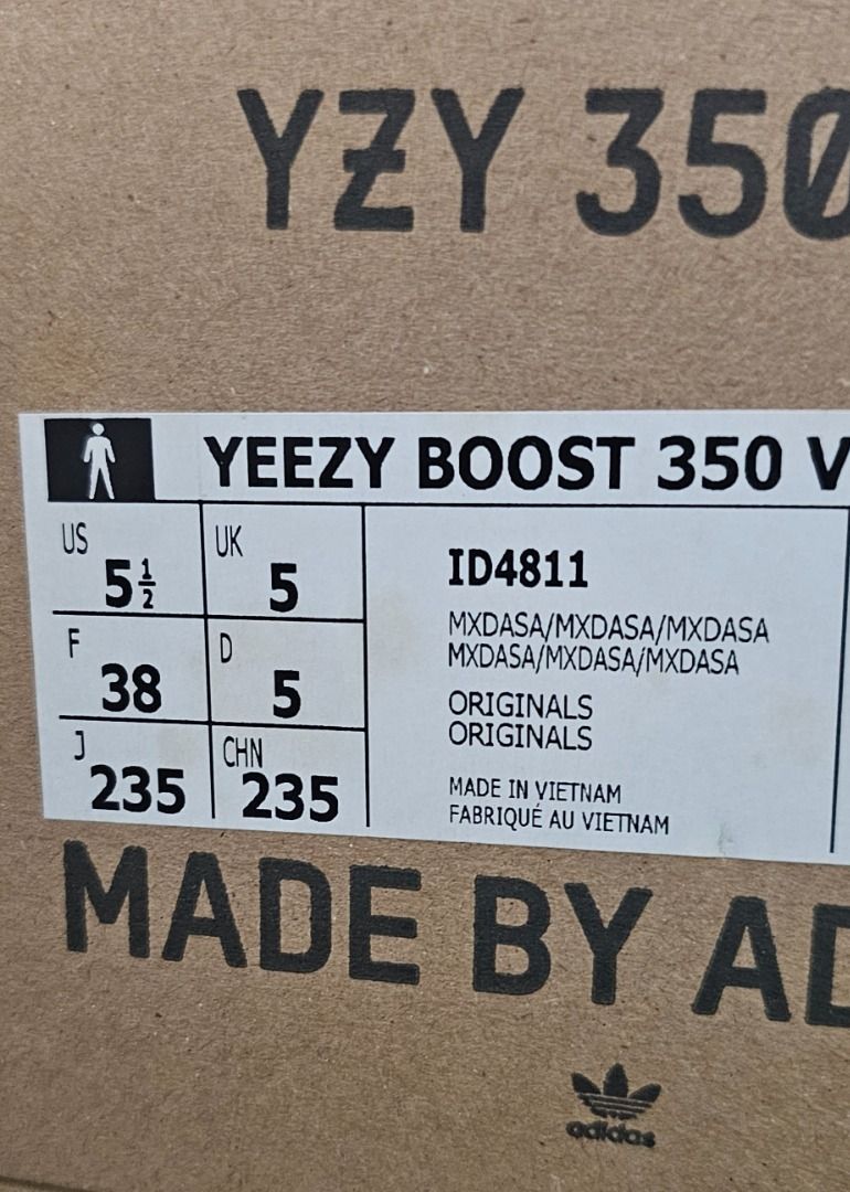 adidas yeezy boost 350 v2 mx dark salt (Category: Sneakers) located in Quezon City. Submitted by 2ndlifequalityitems (Listing ID 1467926146, Image 2). Description: The adidas Yeezy Boost 350 V2 "MX Dark Salt" (Style Code: ID4811) is a highly sought-after sneaker released on August 21, 2023. It stands out as one of the few models to feature the unique "MX" marbled design, blending neutral tones for a highly wearable aesthetic. US 5.5 UK 5 F 38 Pm 