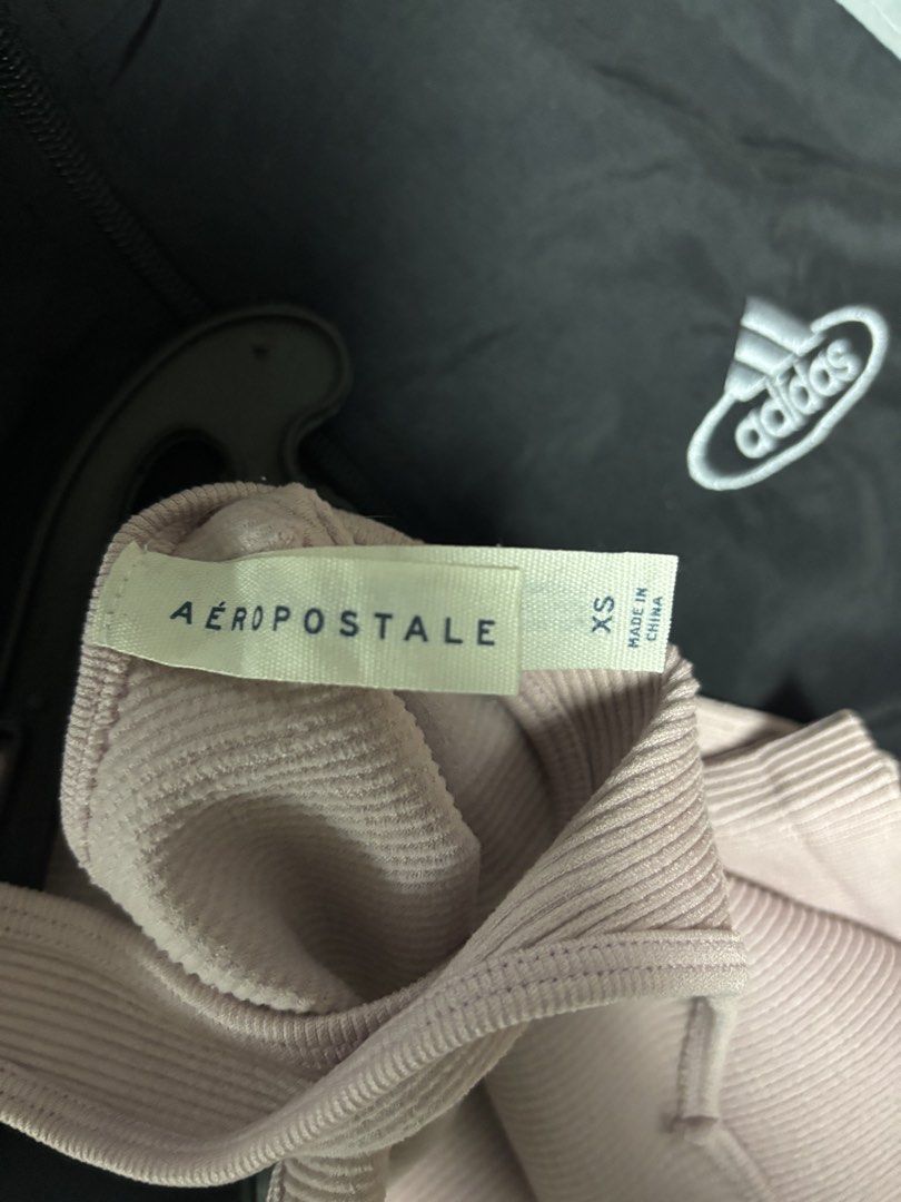 AEROPOSTALE sleeveless (Category: Sleeveless) located in Pila. Submitted by isabelasthriftclothes (Listing ID 1467962495, Image 2). Description: .