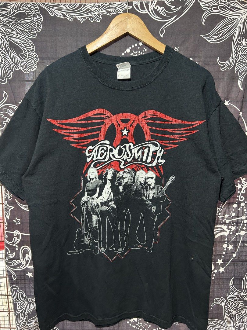 Aerosmith 2011 tour. (Category: Tshirts & Polo Shirts ) located in Angeles City. Submitted by reyhermano07 (Listing ID 1467847233, Image 1). Description: Aerosmith 2011 tour. Size. Large Good Condition No Issue.