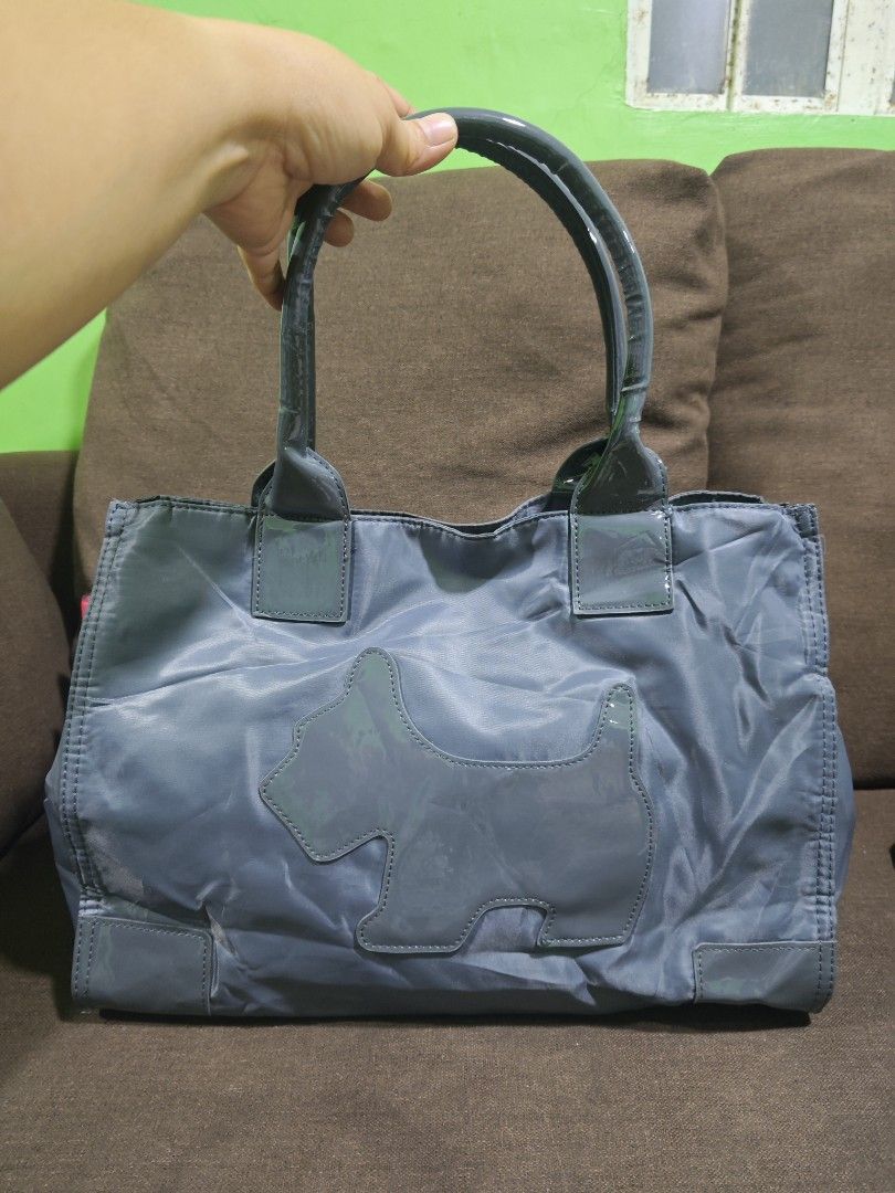 Agatha med tote bag (Category: Tote Bags) located in Pili. Submitted by zaneombao03491 (Listing ID 1467985962, Image 1). Description: .