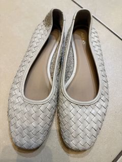 (Category: ) located in . Submitted by preloved_bycarla (Listing ID 1467948894, Image 1). Description: .
