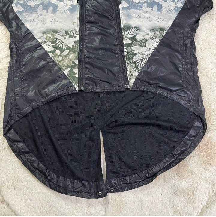 Alexander Wang tops (Category: Luxury Apparel) located in Dasmarinas. Submitted by classic.threads (Listing ID 1467863817, Image 3). Description: Alexander Wang Tops Details: -Verygood Condition - 9/10 Overall usage -Black - Poly, Nylon, Silk, Cotton ΑΞ Size: *Flat Measurements: - Width: 24 inches - Length: 36 inches 2499php Free Shipping .