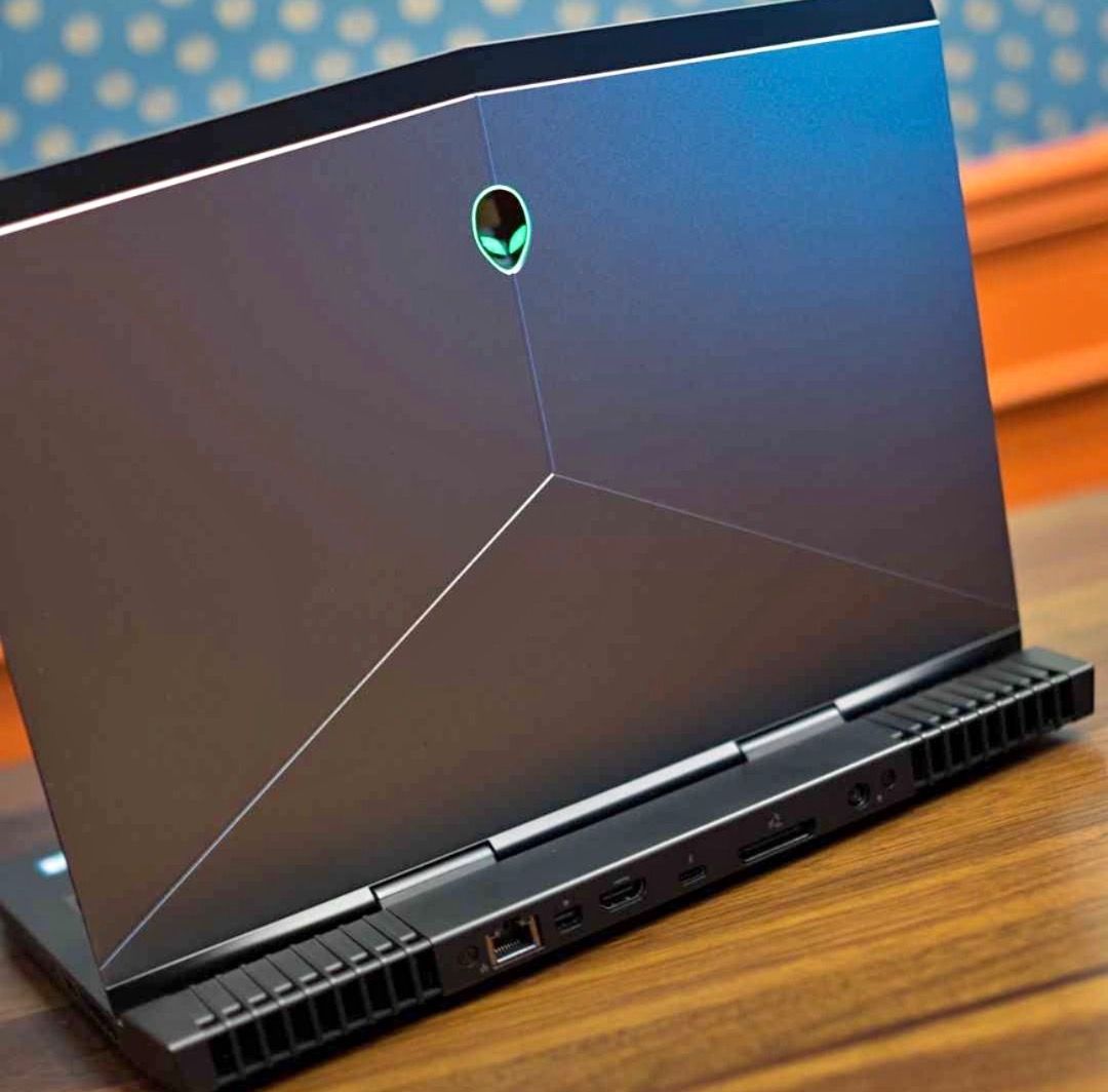 Alienware 15 R4 (Category: Laptops & Notebooks) located in Caloocan City. Submitted by luckywater.dc5220 (Listing ID 1467889232, Image 2). Description: Intel Core i7-8750H 12CPUs GTX 1070 8GB GDDR5 32GB DDR4 RAM 256GB NVMe SSD + 1TB HDD 15.6" FHD 120Hz Display No issue Good as new Parang bago pwedeng pwede sa maselan di masyado nagamit kasinmay Mac Gaming laptop 100% battery health Inclusion: Dell Alienware laptop bag Original Alienware Mouse Ori