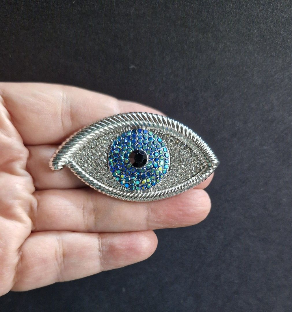 All Eyes on You Brooch 2 (Category: Brooches) located in Taguig. Submitted by mommaschoice (Listing ID 1467944958, Image 2). Description: Brand new Unisex use Elegantly crafted design Adorned w/rhinestones Lightweight won't damage the fabric Ships nationwide.