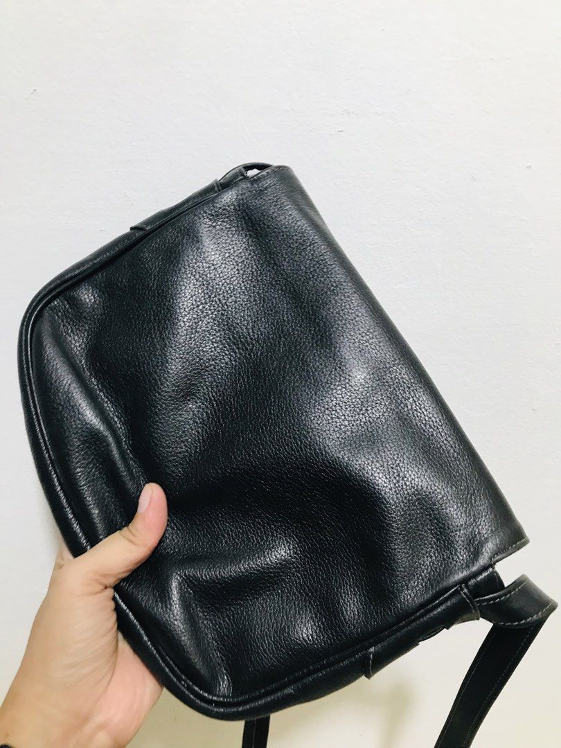 ALMEDO GENUINE LEATHER SLING (Category: Cross-body Bags) located in Gamu. Submitted by 2022bagsbunny (Listing ID 1468010562, Image 3). Description: .