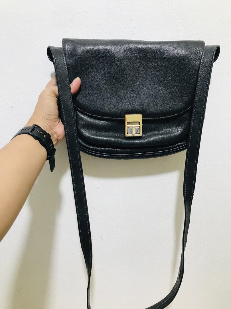ALMEDO GENUINE LEATHER SLING (Category: Cross-body Bags) located in Gamu. Submitted by 2022bagsbunny (Listing ID 1468010562, Image 1). Description: .