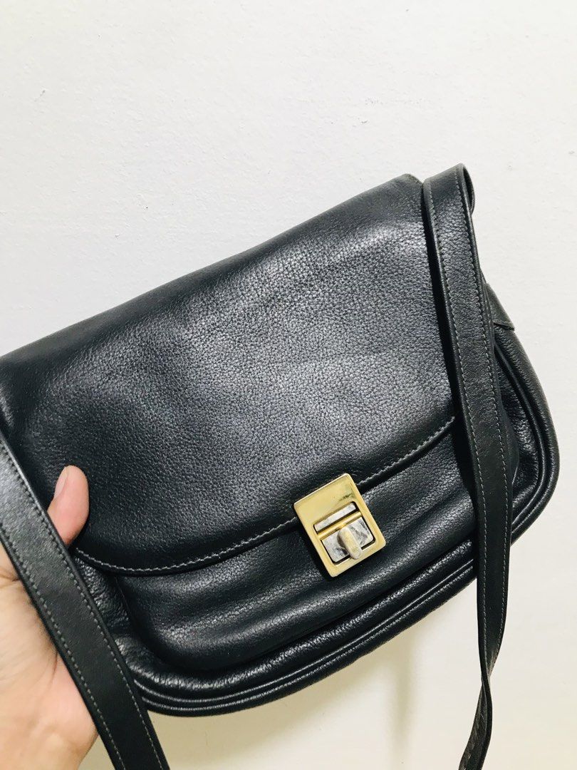 ALMEDO GENUINE LEATHER SLING (Category: Cross-body Bags) located in Gamu. Submitted by 2022bagsbunny (Listing ID 1468010562, Image 2). Description: .