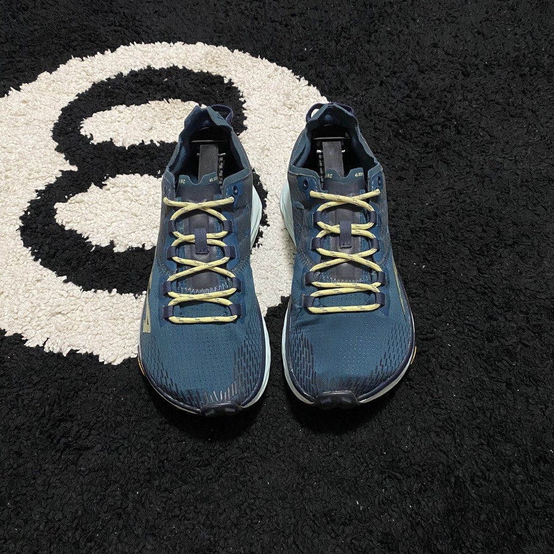 Altra Mont Blanc (Category: Sneakers) located in Danao, Cebu. Submitted by sneaks_cebu (Listing ID 1467952500, Image 2). Description: Altra Mont Blanc Size 6.5wm 23.5cm -minor drags Php 1,750.