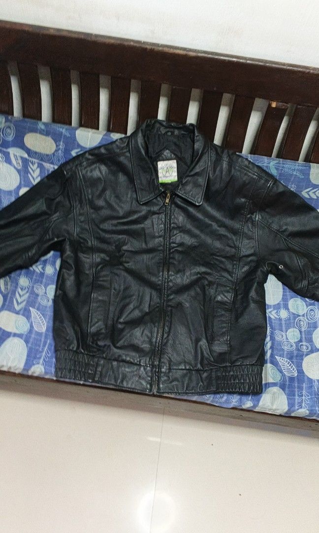 American Weekend Leather Jacket (Category: Coats, Jackets and Outerwear) located in Manila. Submitted by benben0115 (Listing ID 1467910329, Image 1). Description: Size: large ‎Length: 29" ‎Chest: 42" ‎Arm length: 29".