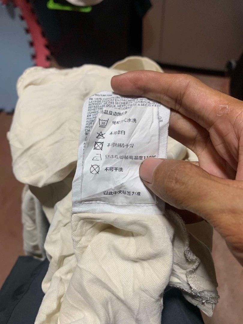 AMI (Category: Tshirts & Polo Shirts ) located in Cagayan de Oro. Submitted by mysticdolphin.62c23a (Listing ID 1467965011, Image 3). Description: AMI CREAM COLOR 🍦 FRESH FROM BALE EXCELLENT SIZE MED 9.5colorate no issue.
