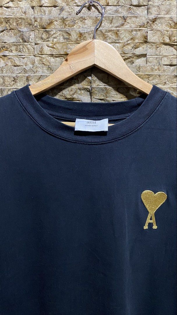 Ami Paris Tee (Category: Tshirts & Polo Shirts ) located in Caloocan City. Submitted by curatedgoods.ph (Listing ID 1468051794, Image 2). Description: .