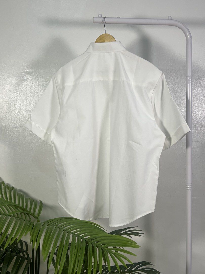 Ami small pocket logo polo (Category: Formal Shirts) located in Las Pinas. Submitted by thriftstax (Listing ID 1468051802, Image 2). Description: excellent pristine condition with hang tags medium on tag 23x27.