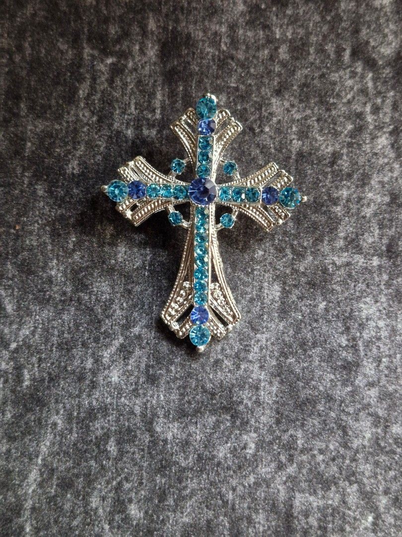 Angels Cross Brooch (Category: Brooches) located in Taguig. Submitted by mommaschoice (Listing ID 1467939353, Image 1). Description: Brand new Unisex use Beautifully crafted design Perfect for suits and party dresses Lightweight won't damage the fabric Ships nationwide.