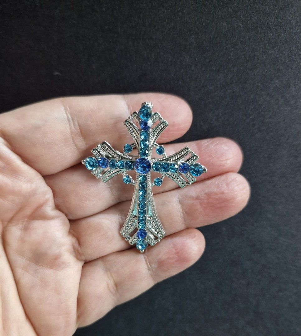 Angels Cross Brooch (Category: Brooches) located in Taguig. Submitted by mommaschoice (Listing ID 1467939353, Image 2). Description: Brand new Unisex use Beautifully crafted design Perfect for suits and party dresses Lightweight won't damage the fabric Ships nationwide.