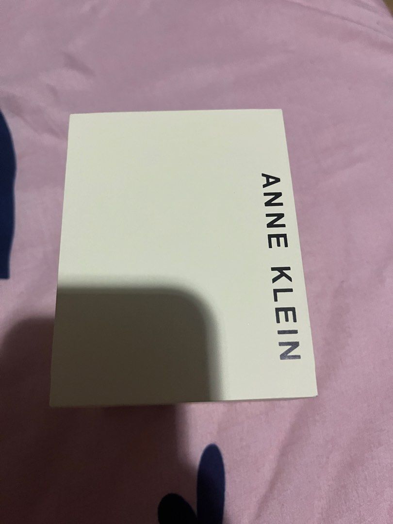 Anne Klein Gold Watch Green Dial Rectangle (Category: Women's Watches) located in Manila. Submitted by aaliyahmut37770 (Listing ID 1467940851, Image 2). Description: - Anne Klein Gold Watch Green Dial Rectangle - 100% Authentic - With box SF shouldered by buyer Can send more pics 3k negotiable .