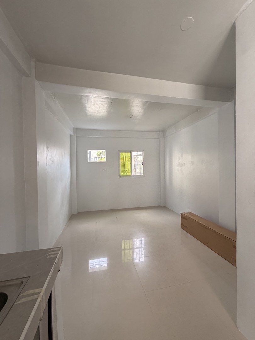 Apartment for Rent (STUDIO TYPE) (Category: Announcements) located in Valenzuela. Submitted by criszaconcepcion (Listing ID 1467874837, Image 1). Description: 🏠 FOR RENT – Apartment Unit 📍 Tandang Manang St., Parada Valenzuela City Near ValTech School 💰 ₱6,000/month (STUDIO TYPE) ‼️2 units available; UNIT 4 (GROUND FLOOR), UNIT 6 (2ND FLOOR) - same cut (studio type) ‼️ ✅ Maximum of 4 occupants only (including baby/kid) ✅ With Contract of Lease