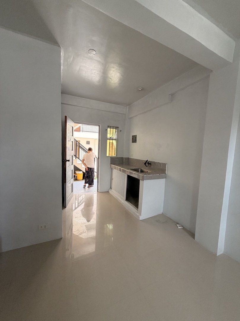 Apartment for Rent (STUDIO TYPE) (Category: Announcements) located in Valenzuela. Submitted by criszaconcepcion (Listing ID 1467874837, Image 3). Description: 🏠 FOR RENT – Apartment Unit 📍 Tandang Manang St., Parada Valenzuela City Near ValTech School 💰 ₱6,000/month (STUDIO TYPE) ‼️2 units available; UNIT 4 (GROUND FLOOR), UNIT 6 (2ND FLOOR) - same cut (studio type) ‼️ ✅ Maximum of 4 occupants only (including baby/kid) ✅ With Contract of Lease