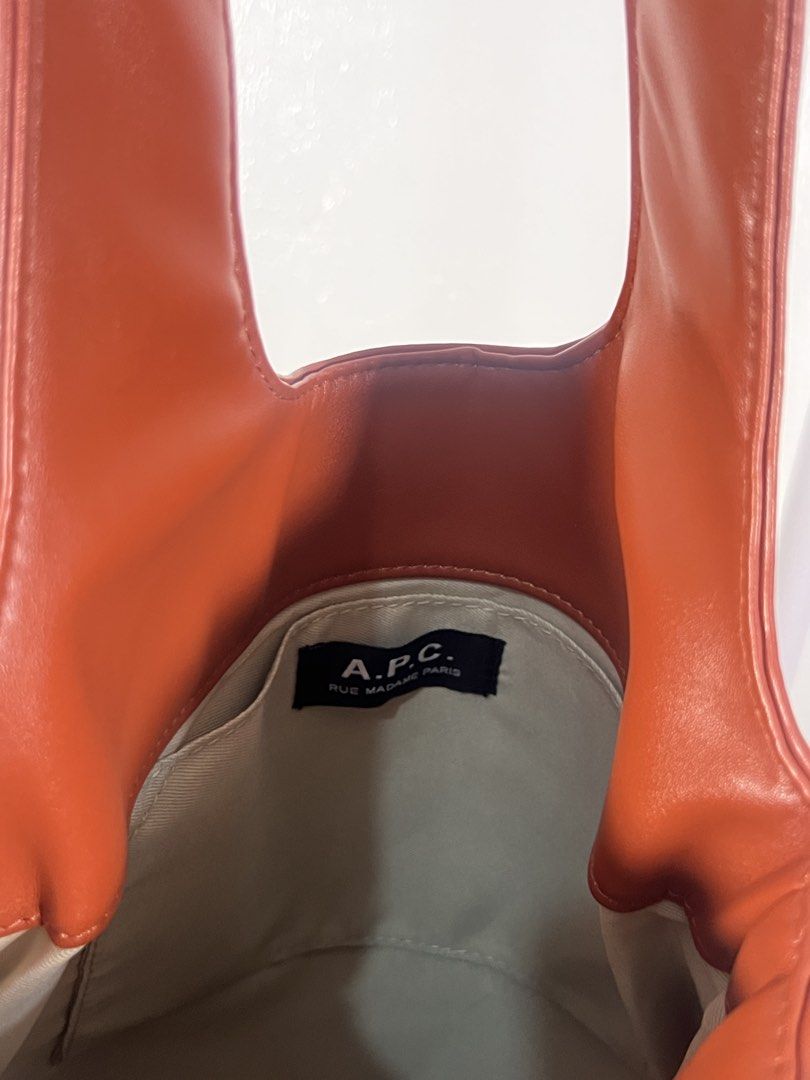 APC Ninon Tote Bag (Category: Tote Bags) located in Las Pinas. Submitted by thriftstax (Listing ID 1468051029, Image 3). Description: excellent pristine condition medium size leather brown.