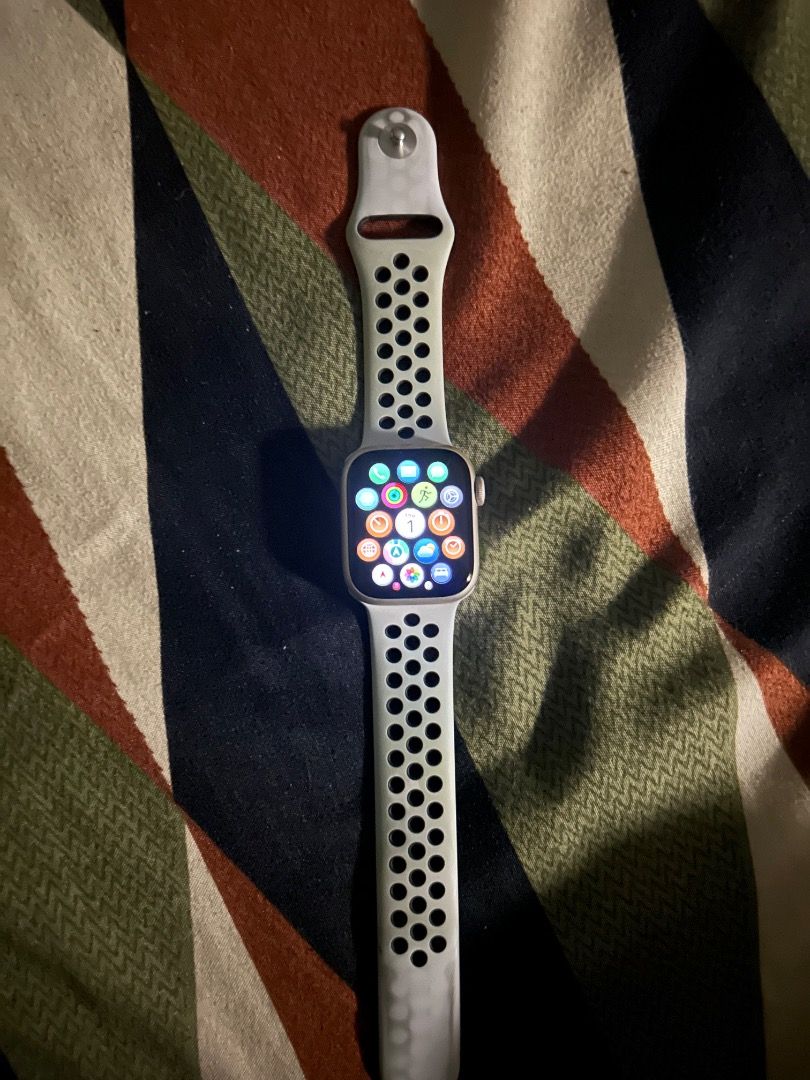 Apple Watch (Category: Wearables & Smart Watches) located in Caloocan City. Submitted by youngtree_76a379 (Listing ID 1467939329, Image 3). Description: FS Apple Watch S7 84bh GPS +Cellular (41 MM) 32gb comes with charger no box. Updated to 26.6 iOS issue with small scratches on screen and left side but still on good condition. .