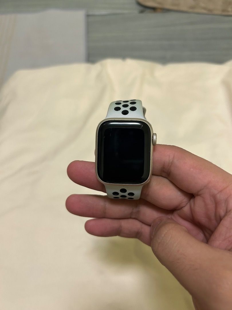 Apple Watch (Category: Wearables & Smart Watches) located in Caloocan City. Submitted by youngtree_76a379 (Listing ID 1467939329, Image 1). Description: FS Apple Watch S7 84bh GPS +Cellular (41 MM) 32gb comes with charger no box. Updated to 26.6 iOS issue with small scratches on screen and left side but still on good condition. .