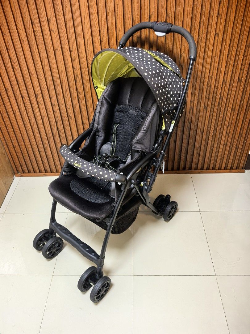 Aprica karoon plus (Category: Strollers) located in Manila. Submitted by miradoming32070 (Listing ID 1467924045, Image 2). Description: Aprica karoon plus ➡️ Newborn to toddler ➡️ Fully recline ➡️ Adjustable seat ➡️ High seat ➡️ Reversible handle ➡️ Lightweight ➡️ Compact fold Like new condition.