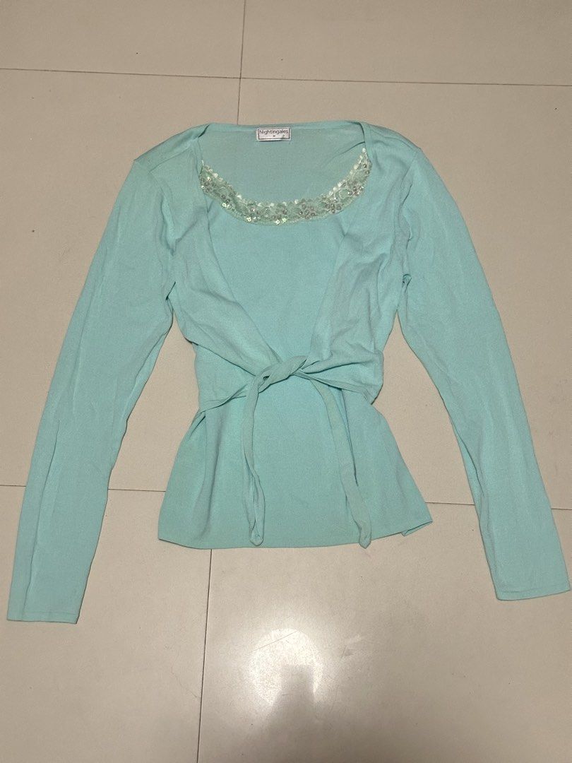 Aquamarine Sequins Selftie Top (Category: Longsleeves) located in Manila. Submitted by velaiyara (Listing ID 1467965414, Image 1). Description: small-semi large not fitted sa small (lightly loose).