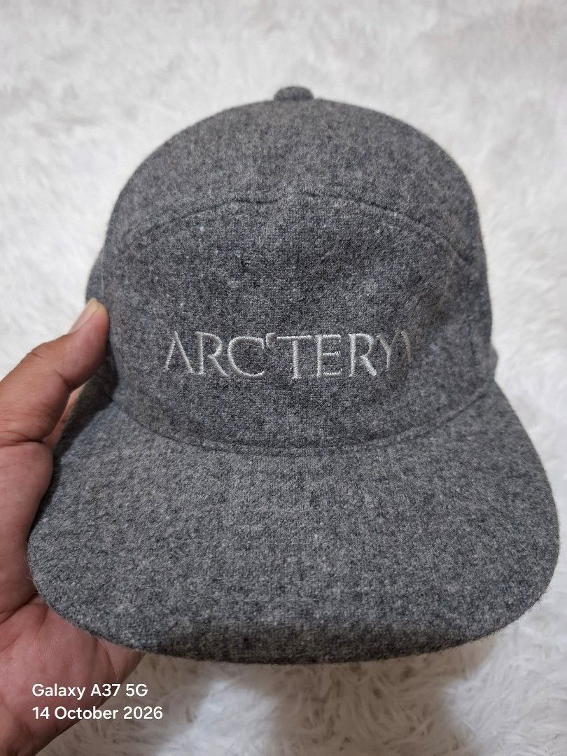 Arc'teryx 7 Panel Wool Ball Cap (Category: Caps & Hats) located in Manila. Submitted by thriftfinds_tagum (Listing ID 1468009789, Image 2). Description: Arc'teryx 7 Panel Wool Ball Cap like new condition one size fits all 77% wool 22% nylon 1% elastane Embroidered 1,650.