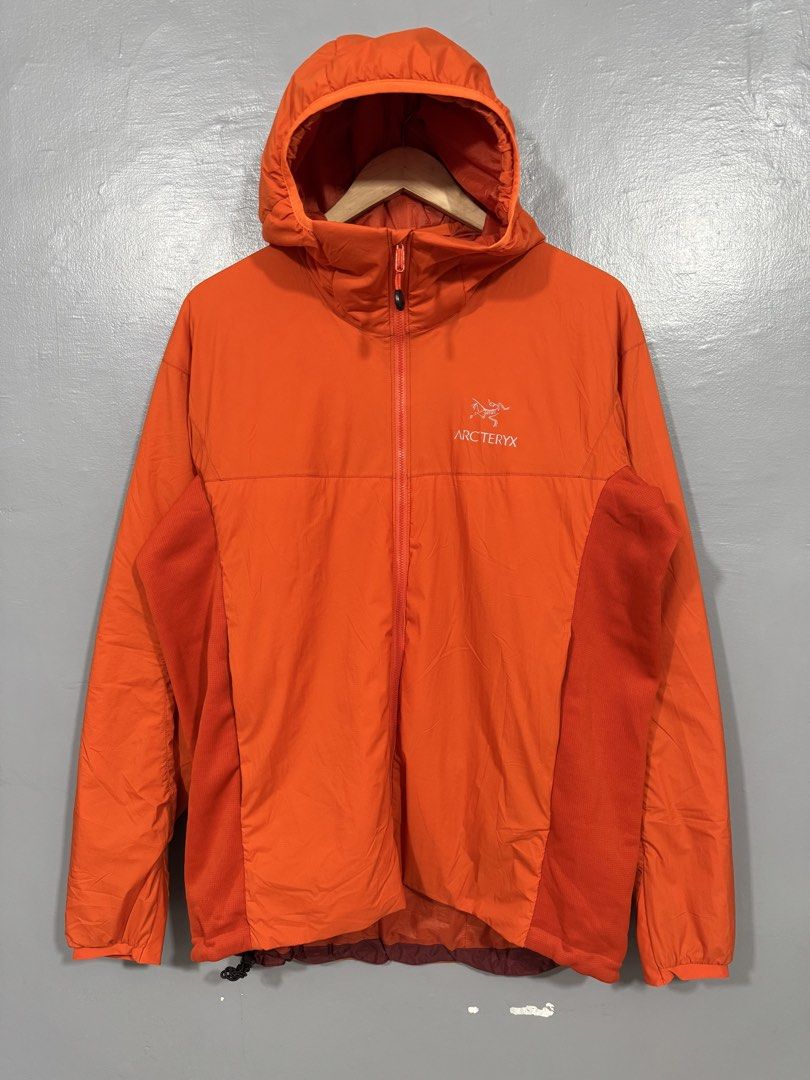 Arc'teryx Atom LT Jacket (Category: Coats, Jackets and Outerwear) located in Manila. Submitted by sophisticatedgoons (Listing ID 1467962708, Image 2). Description: Arc'teryx Atom LT Insulated Jacket Tagged size: L Dimes: 24 x 27/29 Very good condition No issue Guaranteed authentic.