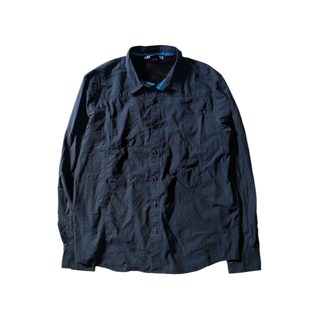 Arc’teryx Ridgeline Longsleeve (Category: Formal Shirts) located in Manila. Submitted by finofindthisart (Listing ID 1467950265, Image 1). Description: Length 27 Width 22 Measured it by inches Issue: N/A This is a pre-loved/thrifted items and may show minor signs of issue due to its vintage nature. Kindly manage expectations. No refunds or exchanges will be accepted. 📍Pasay City DM for inquiries..