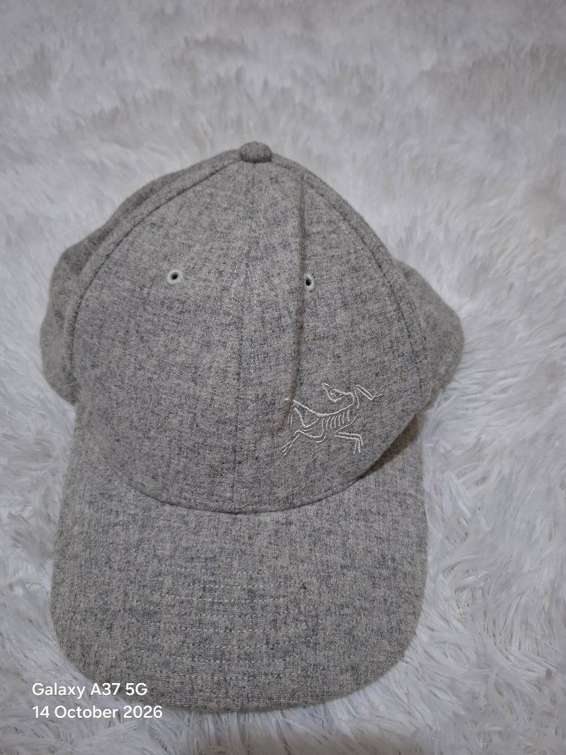 Arc'teryx Wool Ball Cap (Category: Caps & Hats) located in Manila. Submitted by thriftfinds_tagum (Listing ID 1467984496, Image 2). Description: Arc'teryx Wool Ball Cap Excellent condition size : L/XL on tag 56% wool 36% polyester 8% viscose free na reshape 950.⁰⁰.