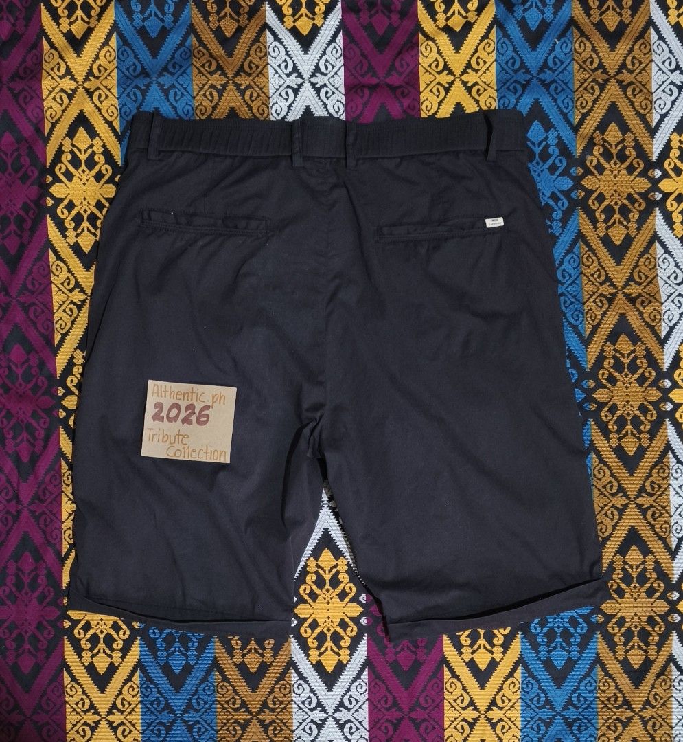 Aros Eeffort Black Casual Shorts (Category: Shorts) located in Pasig City. Submitted by althentic.ph (Listing ID 1467854008, Image 2). Description: SUPER SALE 👇👇👇 120 + JNT SF *AROS Walk Shorts Folded yung leg opening Black Size Medium Actual Measurements: Waist - 32" - 34" Length - 20.5" Hem - 9.5" Very Good Thrifted Condition 9/10 Scratch, last photo ✔Tags are available upon request, can be sent thru PM ✔fix price ✔payment first policy thru 