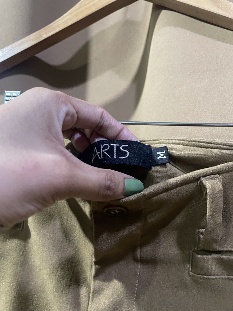 ARTS Khaki Pants Size M (Category: Other Bottoms) located in Quezon City. Submitted by smileclothingline (Listing ID 1467841734, Image 3). Description: 🚚Courier: J&T/Lalamove/Gogoexpress 📍Shipping fee depends on your location 💸Mode of Payment: BPI/Gcash/Paymaya ‼️Payment first, only then will ship the item.