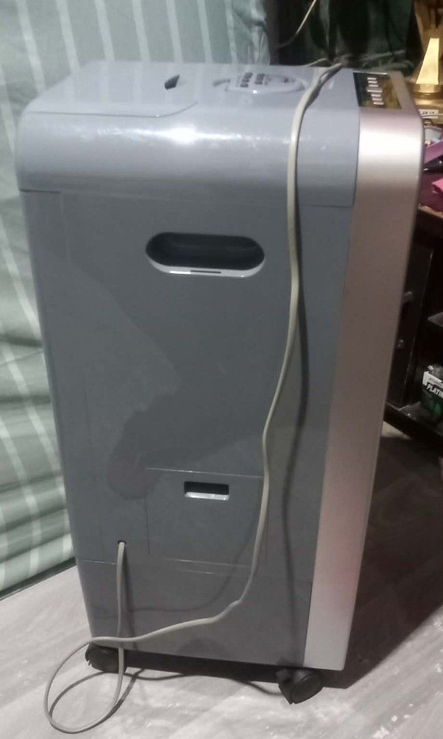 Asahi cooling fan (Category: Air Conditioning and Heating) located in Manila. Submitted by dianarah (Listing ID 1468056988, Image 3). Description: Like new , ASAHI, cooling fan, once lang po nagamit, complete set,.