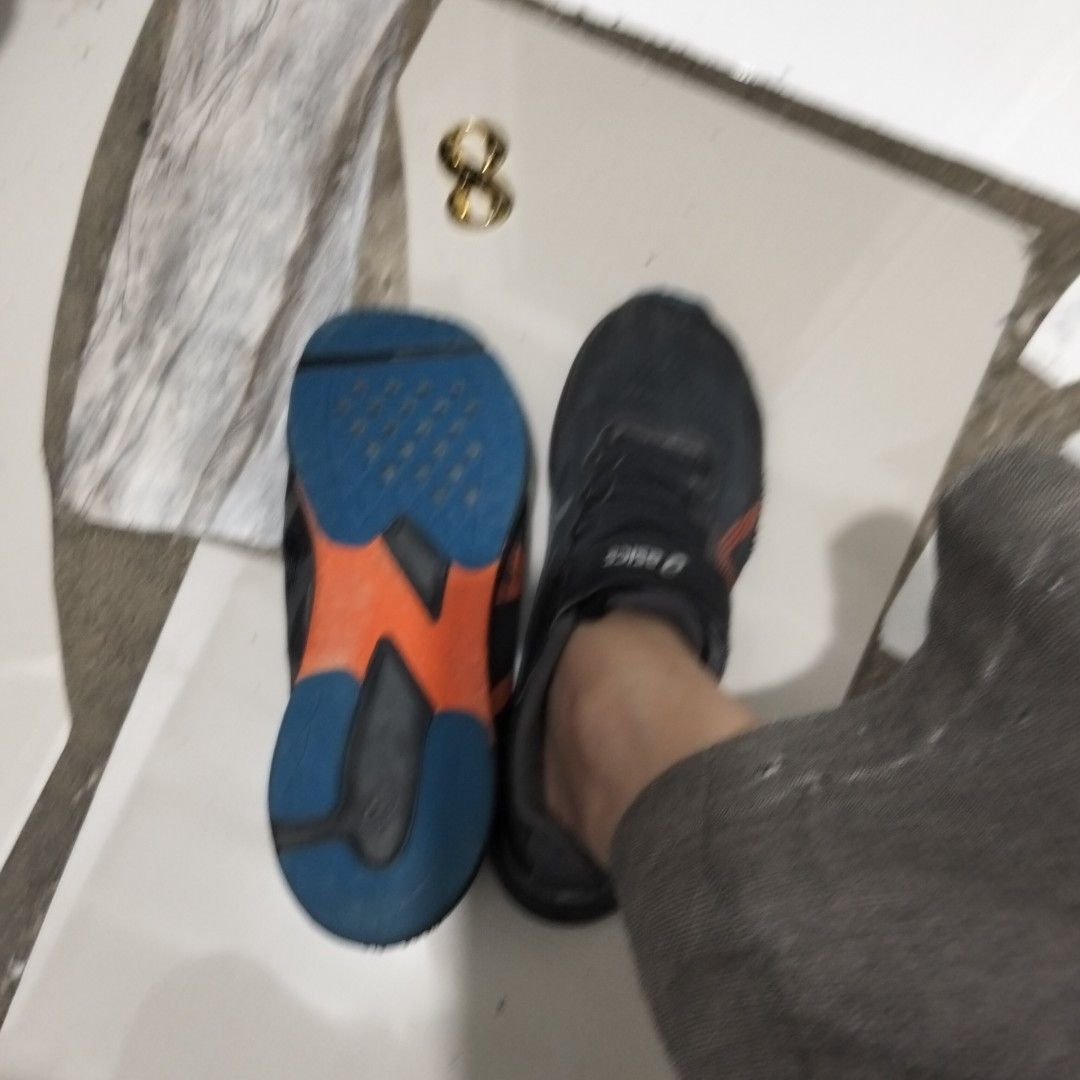 Asics (Category: Sneakers) located in El Salvador. Submitted by francheskaukayukay (Listing ID 1467919874, Image 3). Description: .