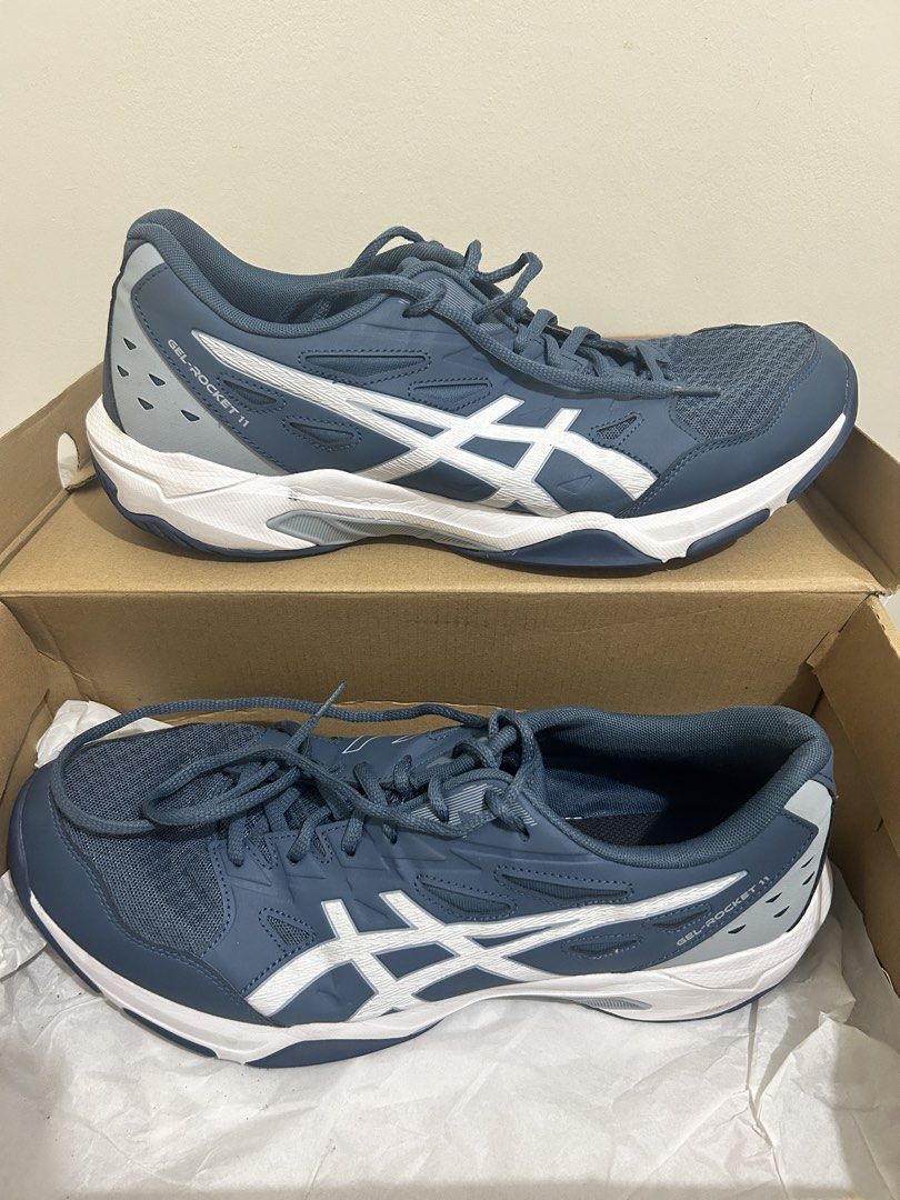 Asics Gel Rocket 11 Badminton shoes (Category: Sneakers) located in Quezon City. Submitted by she-ann (Listing ID 1468006331, Image 1). Description: Authentic Asics Gel Rocket 11 for Men Badminton shoes Size 29cm With box Blue Used but not abused Used sa court lang RFS: Upgraded shoes.