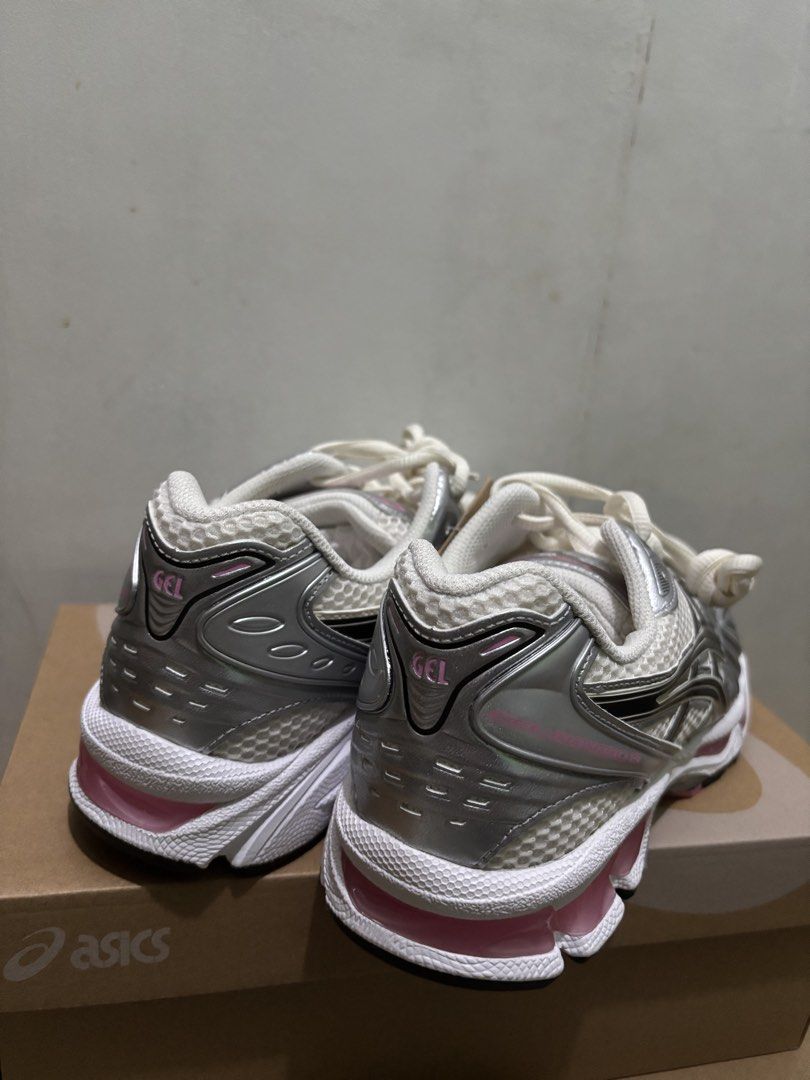 Asics Gel Kayano 14 (Category: Sneakers) located in Mandaluyong City. Submitted by smnthlgsp08 (Listing ID 1467967854, Image 2). Description: RFS: WRONG SIZE .