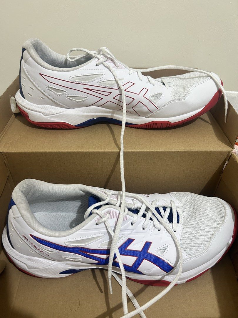 Asics Gel Rocket 11 Badminton Shoes (Category: Sneakers) located in Quezon City. Submitted by she-ann (Listing ID 1468006703, Image 1). Description: Authentic Asics Gel Rocket 11 for Men Badminton shoes Size 29cm With box White and Blue Used but not abused Used sa court lang RFS: Upgraded shoes.