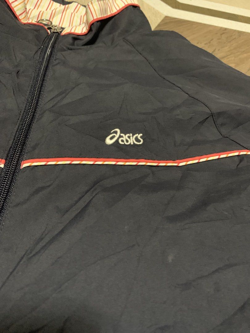Asics Navy blue track jacket (Category: Activewear) located in Davao. Submitted by posasprinc42208 (Listing ID 1467963427, Image 3). Description: Asics Navy blue track jacket W-20.5 L-25 Sleeve-27.5 Price: 350+sf.