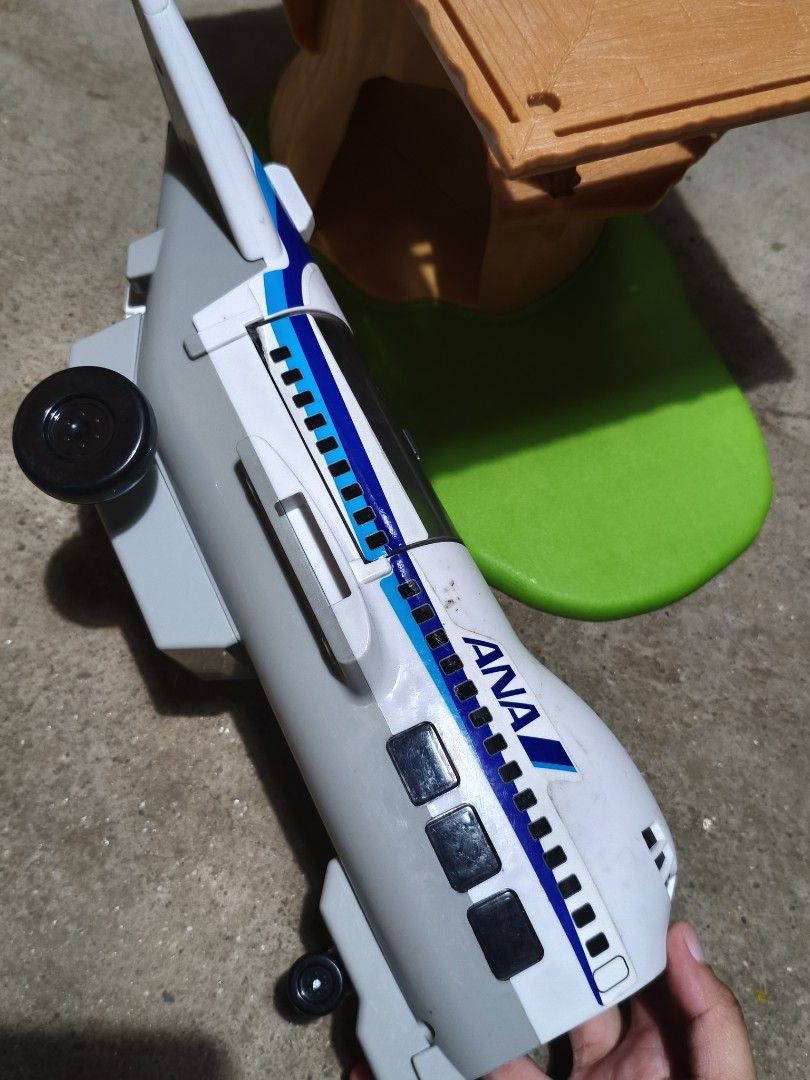 Assorted toys (Category: Kids Toys) located in Las Pinas. Submitted by dnbrbnt (Listing ID 1467841414, Image 2). Description: 100 for take all flaws as shown in the pictures loc. las piñas.