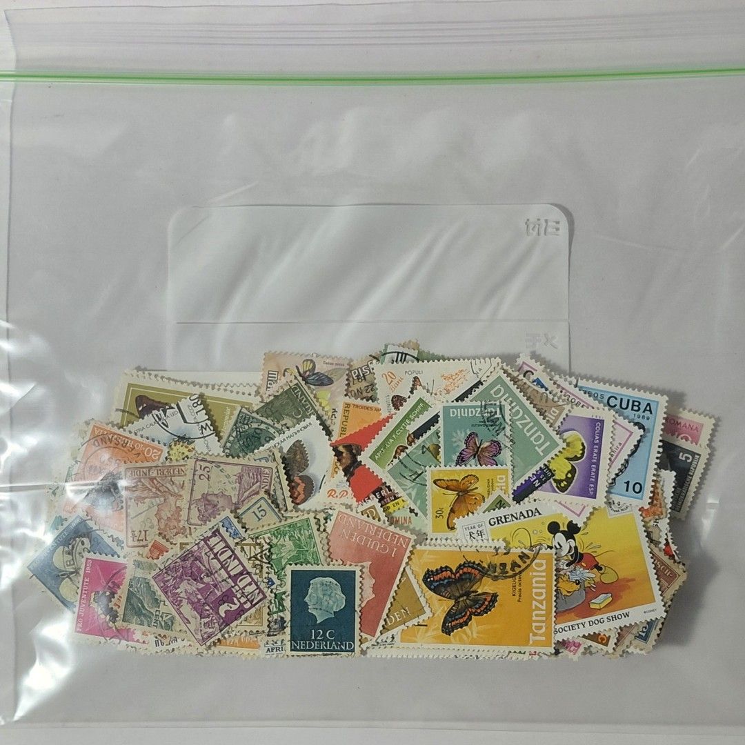 Assorted world/foreign stamps (Category: Stamps & Prints) located in Tagbilaran City. Submitted by bennycollectibles (Listing ID 1467923196, Image 1). Description: •300+ stamps •Add an additional 150 for shipping.