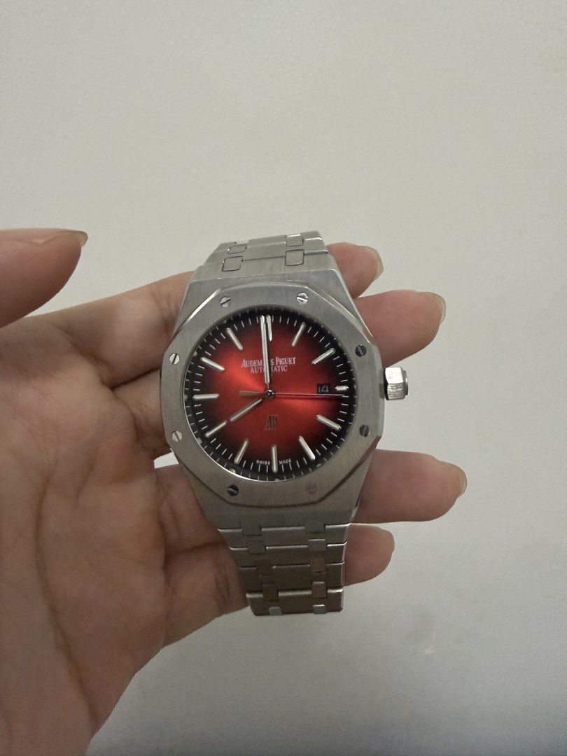 Audemars Piguet Royal Oak Automatic (Category: Luxury Watches) located in Manila. Submitted by crunchomega (Listing ID 1468052279, Image 1). Description: .