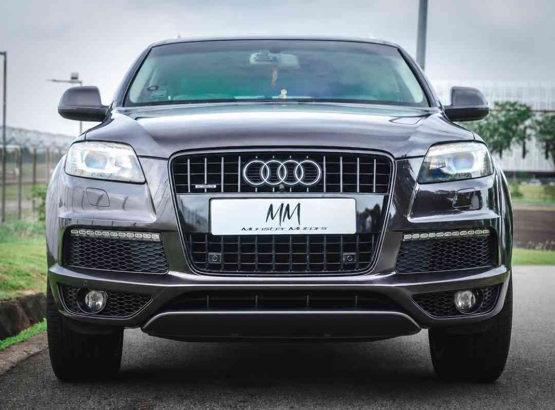Audi Q7 3.0 TFSI quattro Tip 7-Seater (A) (Category: Used Cars) located in Singapore. Submitted by monstermotors. (Listing ID 1456471168, Image 1). Description: Well maintained and regularly serviced by owner! Wear and tear all done up! Buy with a peace of mind! Pre purchase inspection can be arranged! Flexible loan options available! Trade ins welcomed! Arrange a viewing with us today! Features: Powerful 3.0l V6 engine producing 280bhp, 360mm to