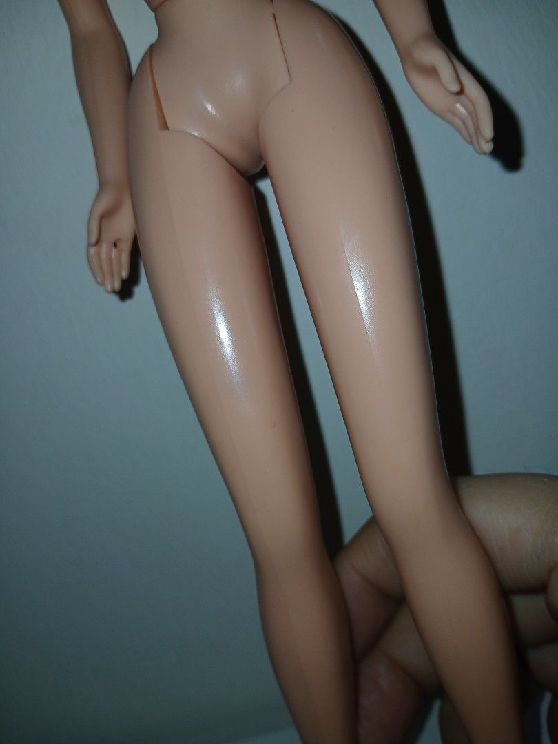 Audrey Hepburn body donor (Category: Kids Toys) located in Subic. Submitted by frncnjntmr22 (Listing ID 1468051754, Image 3). Description: has ink in legs see in photo.
