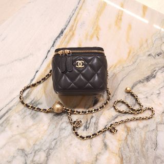(Category: ) located in . Submitted by luxurydesignerbrands (Listing ID 1467948068, Image 1). Description: .