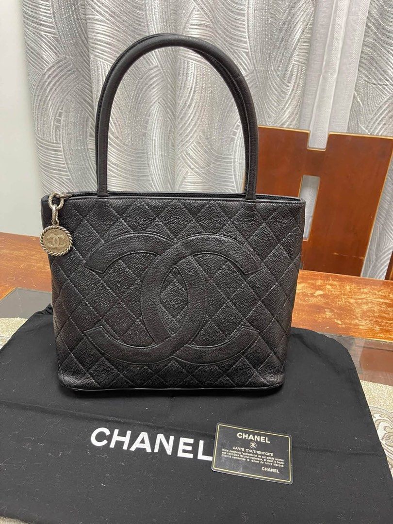 Authentic Chanel Medallion (Category: Luxury Bags & Wallets) located in Quezon City. Submitted by jhaediah (Listing ID 1467919090, Image 1). Description: With dustbag and authenticity card Original.