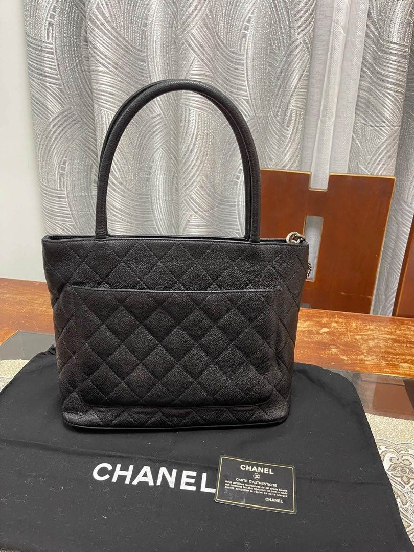 Authentic Chanel Medallion (Category: Luxury Bags & Wallets) located in Quezon City. Submitted by jhaediah (Listing ID 1467919090, Image 2). Description: With dustbag and authenticity card Original.