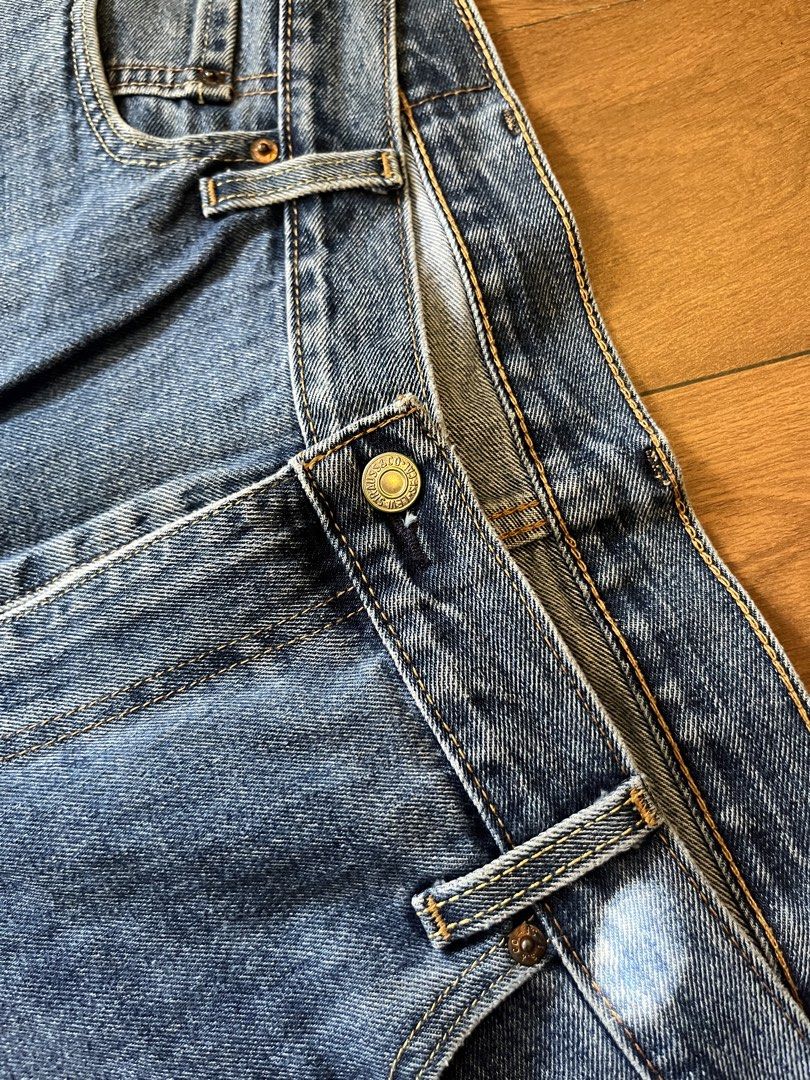 AUTHENTIC LEVIS PANTS (Category: Jeans) located in Angeles City. Submitted by minsuee (Listing ID 1467988876, Image 2). Description: BIG SIZE 40-42 - Waist .